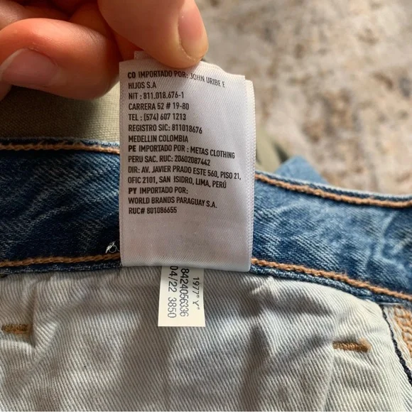 American Eagle Ripped Jeans - Picture 3 of 16